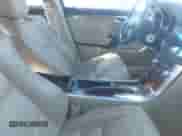 2006 Acura TL z VIN 19UUA66296A039068, wystawiony jako IAAI lot #43447730 z przebiegiem 236 011 mil mil oraz . Historia ofert i sprzedaży dostępna na DreamBid. Obrazek 5.