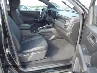 2024 Chevrolet Colorado 4WD Trail Boss с VIN 1GCPTEEK2R1309151, выставлен на аукционе IAAI как лот 43079047 с пробегом 10 366 миль миль и . История ставок и продаж доступна на DreamBid. Изображение 5.