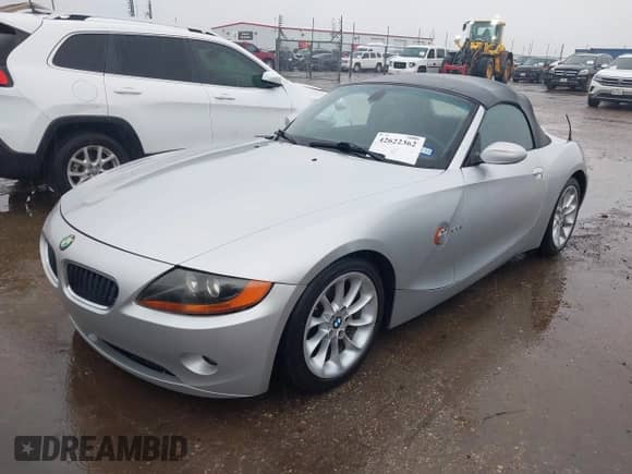 2003 BMW Z4 2.5i with VIN 4USBT33493LS43934, listed as a IAAI auction lot 42622362 with 85,894 mi miles and . Bid and sale history available at DreamBid. Image 2.