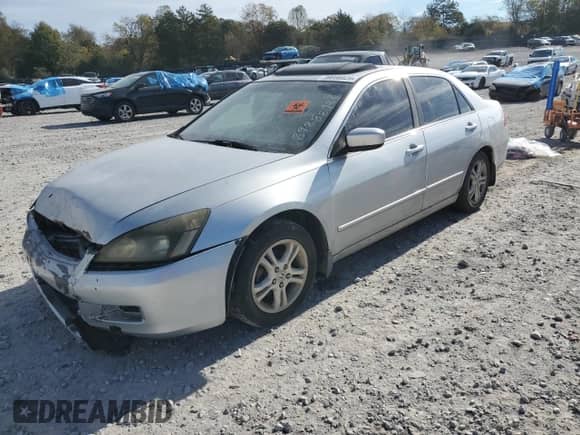 2007 Honda Accord EX-L z VIN 1HGCM56827A050870, wystawiony jako Copart lot #89888925 z przebiegiem 265 292 mil mil oraz Szkoda całkowita • Salvage title. Historia ofert i sprzedaży dostępna na DreamBid. Obrazek 1.