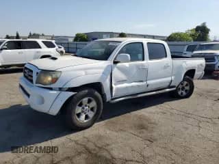2010 Toyota Tacoma with VIN 3TMMU4FN8AM019037, listed as a Copart auction lot 70206545 with 158,925 mi miles and Salvage title. Bid and sale history available at DreamBid. Image 1.
