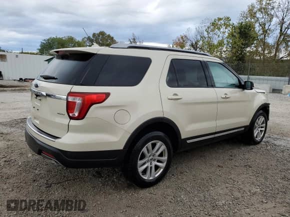 2018 Ford Explorer XLT с VIN 1FM5K8D80JGB81474, выставлен на аукционе Copart как лот 84808915 с пробегом 40 677 миль миль и Списание • Salvage title. История ставок и продаж доступна на DreamBid. Изображение 3.