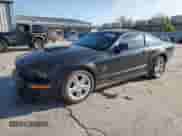 2007 Ford Mustang GT Deluxe z VIN 1ZVFT82H475239998, wystawiony jako Copart lot #84049855 z przebiegiem 101 828 mil mil oraz Szkoda całkowita • Salvage title. Historia ofert i sprzedaży dostępna na DreamBid. Obrazek 1.
