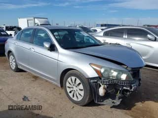 2010 Honda Accord LX с VIN 1HGCP2F38AA016157, выставлен на аукционе IAAI как лот 43258975 с пробегом 223 703 миль миль и . История ставок и продаж доступна на DreamBid. Изображение 1.