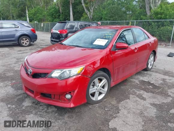 2013 Toyota Camry LE с VIN 4T1BF1FK4DU685524, выставлен на аукционе IAAI как лот 42627475 с пробегом 169 514 миль миль и . История ставок и продаж доступна на DreamBid. Изображение 2.