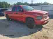 2004 Dodge 1500 SLT z VIN 1D7HU18NX4J261459, wystawiony jako Copart lot #66524055 z przebiegiem 150 963 mil mil oraz Szkoda całkowita • Salvage title. Historia ofert i sprzedaży dostępna na DreamBid. Obrazek 4.