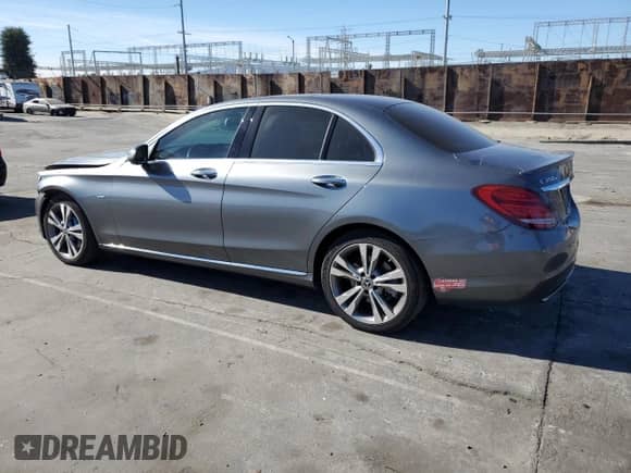 2017 Mercedes-Benz C 350e с VIN 55SWF4HB0HU225441, выставлен на аукционе Copart как лот 41779345 с пробегом 91 695 миль миль и Списание • Salvage title. История ставок и продаж доступна на DreamBid. Изображение 2.