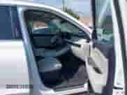 2024 Hyundai Palisade Calligraphy z VIN KM8R7DGE8RU797577, wystawiony jako IAAI lot #43010030 z przebiegiem 30 581 mil mil oraz . Historia ofert i sprzedaży dostępna na DreamBid. Obrazek 5.