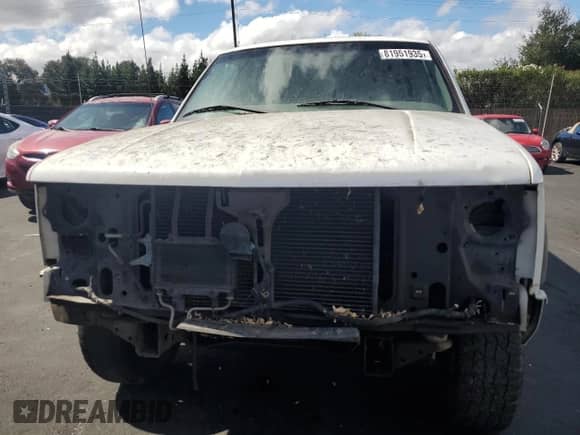 1999 Chevrolet Suburban с VIN 3GNFK16R8XG233203, выставлен на аукционе Copart как лот 84219905 с пробегом Не указан миль и Чистый • Clean title. История ставок и продаж доступна на DreamBid. Изображение 5.