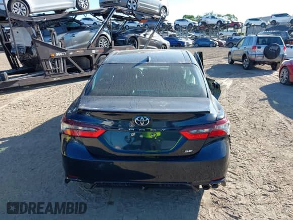 2021 Toyota Camry SE Nightshade z VIN 4T1G11AKXMU405598, wystawiony jako IAAI lot #43286695 z przebiegiem 59 916 mil mil oraz . Historia ofert i sprzedaży dostępna na DreamBid. Obrazek 17.