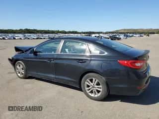 2016 Hyundai Sonata SE z VIN 5NPE24AF7GH354203, wystawiony jako Copart lot #82214305 z przebiegiem 126 198 mil mil oraz Szkoda całkowita • Salvage title. Historia ofert i sprzedaży dostępna na DreamBid. Obrazek 2.