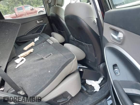 2017 Hyundai Santa Fe 2.4L с VIN 5NMZTDLB5HH010764, выставлен на аукционе IAAI как лот 43052610 с пробегом 194 751 миль миль и . История ставок и продаж доступна на DreamBid. Изображение 8.