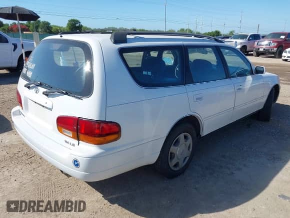 1992 Toyota Camry с VIN 4T1VK12W7NU042538, выставлен на аукционе IAAI как лот 42526827 с пробегом 74 463 миль миль и . История ставок и продаж доступна на DreamBid. Изображение 4.