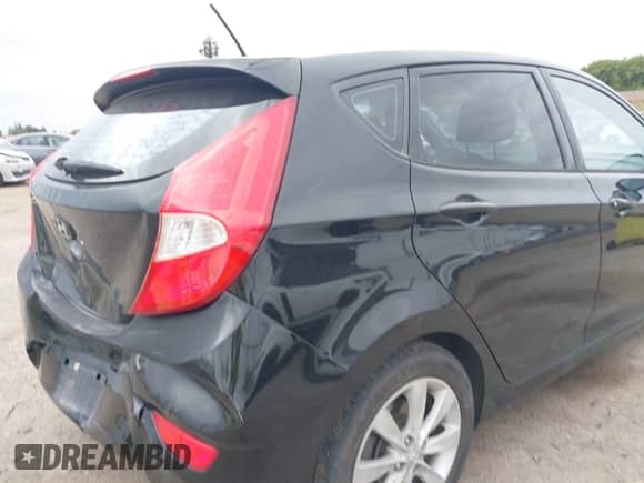 2013 Hyundai Accent SE с VIN KMHCU5AE7DU111518, выставлен на аукционе IAAI как лот 43354262 с пробегом 142 105 миль миль и . История ставок и продаж доступна на DreamBid. Изображение 13.