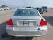 2006 Volvo S60 2.5L Turbo с VIN YV1RH592962514437, выставлен на аукционе IAAI как лот 42914280 с пробегом 127 520 миль миль и . История ставок и продаж доступна на DreamBid. Изображение 16.