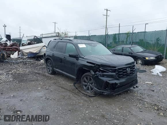 2025 Honda Pilot Sport z VIN 5FNYG1H3XSB066532, wystawiony jako IAAI lot #42368711 z przebiegiem 12 217 mil mil oraz . Historia ofert i sprzedaży dostępna na DreamBid. Obrazek 1.