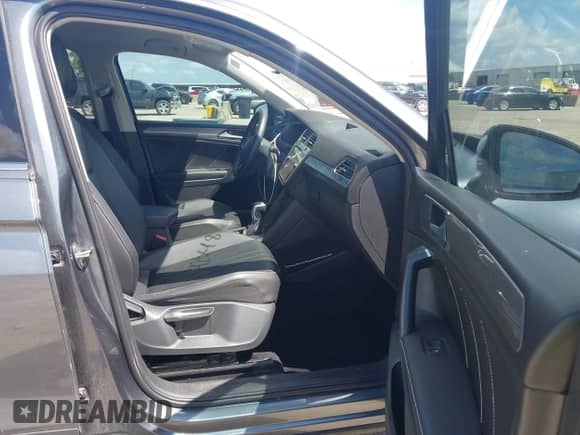 2022 Volkswagen Tiguan SE with VIN 3VV3B7AX5NM046716, listed as a IAAI auction lot 42548909 with 66,749 mi miles and . Bid and sale history available at DreamBid. Image 5.