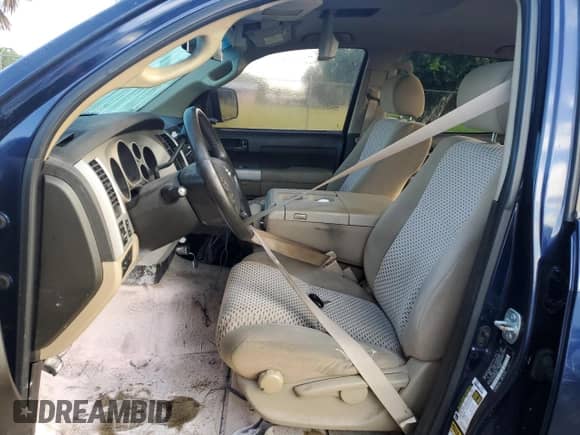 2007 Toyota Tundra SR5 z VIN 5TBET54117S455677, wystawiony jako Copart lot #74101544 z przebiegiem Nie podano mil oraz Szkoda całkowita • Salvage title. Historia ofert i sprzedaży dostępna na DreamBid. Obrazek 7.