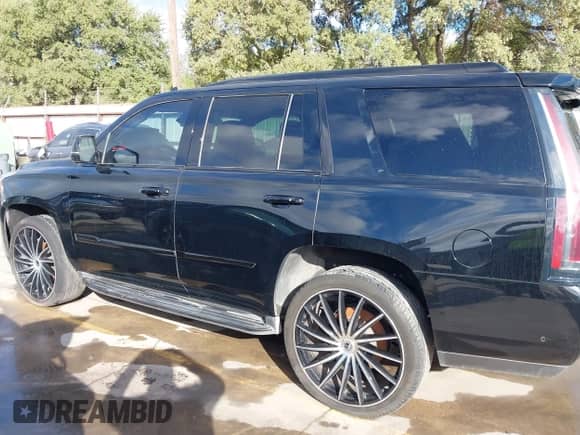 2018 Cadillac Escalade Luxury with VIN 1GYS3BKJ5JR142496, listed as a IAAI auction lot 42215538 with 160,002 mi miles and . Bid and sale history available at DreamBid. Image 15.