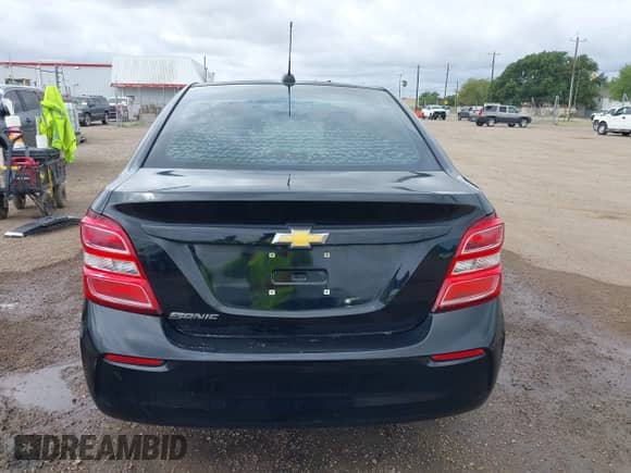 2017 Chevrolet Sonic LS z VIN 1G1JB5SH8H4127204, wystawiony jako IAAI lot #42983469 z przebiegiem 62 403 mil mil oraz . Historia ofert i sprzedaży dostępna na DreamBid. Obrazek 17.
