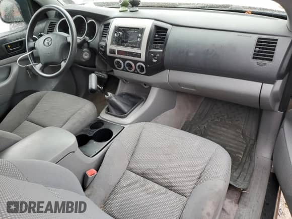 2005 Toyota Tacoma with VIN 5TEUX42N65Z098262, listed as a Copart auction lot 45999374 with 92,496 mi miles and Salvage title. Bid and sale history available at DreamBid. Image 8.