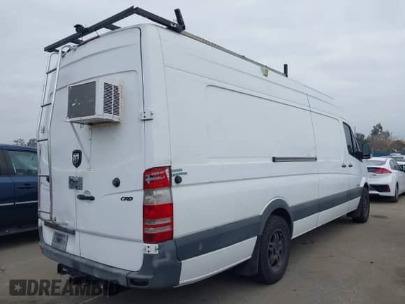 2008 Dodge Sprinter with VIN WD0PE845885273598, listed as a IAAI auction lot 41468655 with 171,568 mi miles and . Bid and sale history available at DreamBid. Image 4.