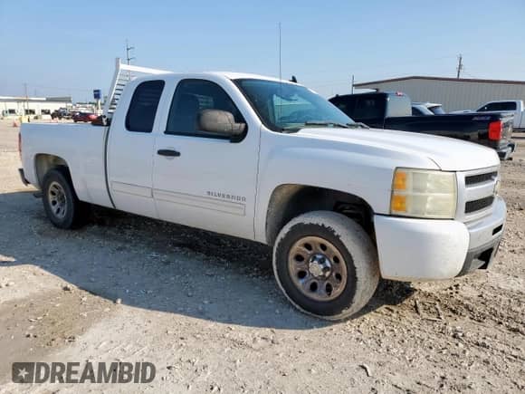 2011 Chevrolet Silverado 1500 LS z VIN 1GCRCREA7BZ318328, wystawiony jako Copart lot #67616605 z przebiegiem 243 959 mil mil oraz Szkoda całkowita • Salvage title. Historia ofert i sprzedaży dostępna na DreamBid. Obrazek 4.
