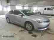2017 Chrysler 200 Touring с VIN 1C3CCCFB4HN512443, выставлен на аукционе Copart как лот 86644235 с пробегом 205 605 миль миль и Чистый • Clean title. История ставок и продаж доступна на DreamBid. Изображение 4.
