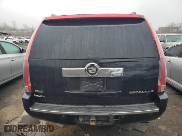 2010 Cadillac Escalade ESV Premium z VIN 1GYUKJEF4AR182436, wystawiony jako Copart lot #49182565 z przebiegiem 200 603 mil mil oraz Czysty tytuł • Clean title. Historia ofert i sprzedaży dostępna na DreamBid. Obrazek 6.