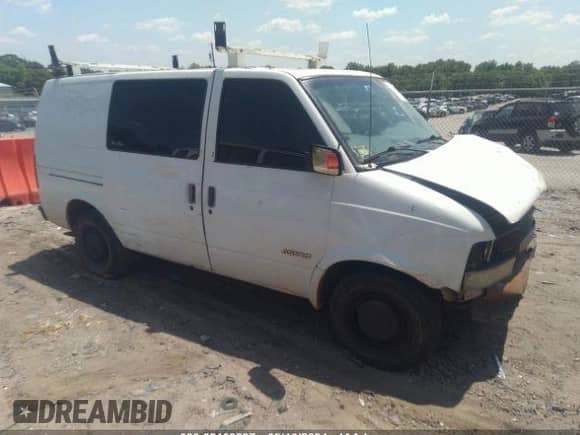 1998 Chevrolet Astro Cargo с VIN 1GCDM19W2WB203438, выставлен на аукционе IAAI как лот 38103837 с пробегом 422 106 миль миль и . История ставок и продаж доступна на DreamBid. Изображение 1.