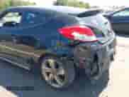 2013 Hyundai Veloster Turbo с VIN KMHTC6AE3DU152799, выставлен на аукционе IAAI как лот 43142353 с пробегом 121 931 миль миль и . История ставок и продаж доступна на DreamBid. Изображение 6.