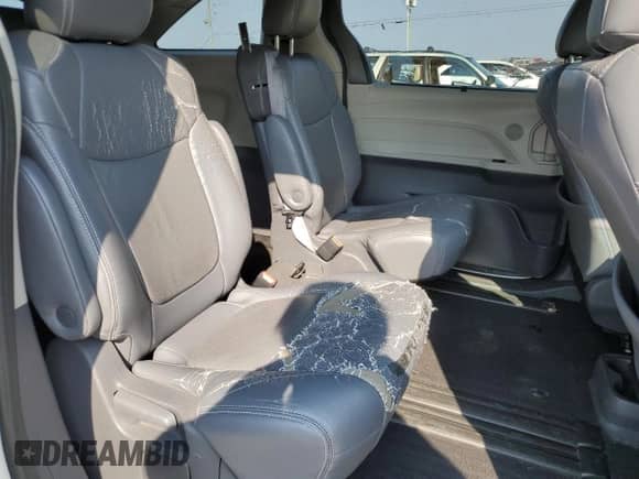 2021 Toyota Sienna LE with VIN 5TDBSKFC2MS020883, listed as a Copart auction lot 59347355 with 203,942 mi miles and Salvage title. Bid and sale history available at DreamBid. Image 11.