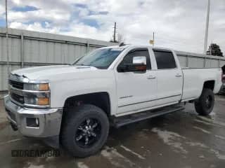 2015 Chevrolet Silverado 3500HD LTZ с VIN 1GC4K0C85FF679444, выставлен на аукционе Copart как лот 49138775 с пробегом 165 344 миль миль и Чистый • Clean title. История ставок и продаж доступна на DreamBid. Изображение 1.