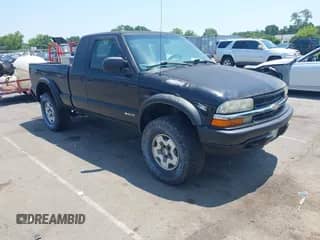 2003 Chevrolet S-10 LS с VIN 1GCCT19X938129158, выставлен на аукционе IAAI как лот 42609620 с пробегом 272 418 миль миль и . История ставок и продаж доступна на DreamBid. Изображение 1.