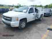 2007 Chevrolet Silverado 1500 1LT z VIN 3GCEK13M27G503233, wystawiony jako IAAI lot #42487465 z przebiegiem 220 704 mil mil oraz . Historia ofert i sprzedaży dostępna na DreamBid. Obrazek 17.