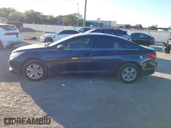 2013 Hyundai Sonata GLS z VIN 5NPEB4AC5DH681524, wystawiony jako IAAI lot #43471314 z przebiegiem 93 396 mil mil oraz . Historia ofert i sprzedaży dostępna na DreamBid. Obrazek 15.