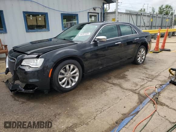 2018 Chrysler 300 Limited z VIN 2C3CCAKG6JH256357, wystawiony jako Copart lot #66381525 z przebiegiem 97 510 mil mil oraz Szkoda całkowita • Salvage title. Historia ofert i sprzedaży dostępna na DreamBid. Obrazek 1.