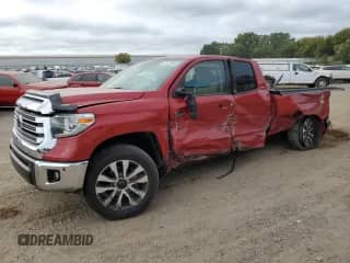 2020 Toyota Tundra Limited z VIN 5TFBY5F14LX901558, wystawiony jako Copart lot #81123045 z przebiegiem 42 953 mil mil oraz Szkoda całkowita • Salvage title. Historia ofert i sprzedaży dostępna na DreamBid. Obrazek 1.