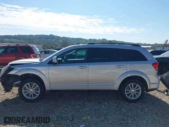 2014 Dodge Journey SXT with VIN 3C4PDCBB3ET112742, listed as a IAAI auction lot 43420445 with 113,538 mi miles and . Bid and sale history available at DreamBid. Image 15.