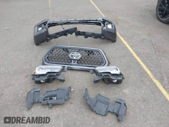 2022 Toyota Tacoma Limited с VIN 3TMGZ5AN6NM507064, выставлен на аукционе IAAI как лот 43210549 с пробегом 37 407 миль миль и . История ставок и продаж доступна на DreamBid. Изображение 12.