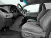 2017 Toyota Sienna LE z VIN 5TDJZ3DC8HS168638, wystawiony jako Copart lot #84475545 z przebiegiem 23 300 mil mil oraz Szkoda całkowita • Salvage title. Historia ofert i sprzedaży dostępna na DreamBid. Obrazek 7.