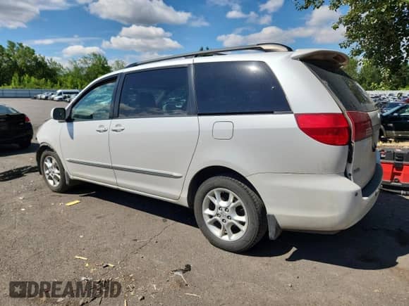 2004 Toyota Sienna XLE z VIN 5TDBA22C84S022517, wystawiony jako Copart lot #63709835 z przebiegiem 183 060 mil mil oraz Szkoda całkowita • Salvage title. Historia ofert i sprzedaży dostępna na DreamBid. Obrazek 2.
