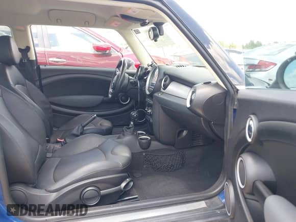 2012 MINI Hardtop with VIN WMWSU3C51CT543315, listed as a IAAI auction lot 42802820 with 156,549 mi miles and . Bid and sale history available at DreamBid. Image 5.