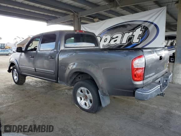 2006 Toyota Tundra SR5 z VIN 5TBET34156S548947, wystawiony jako Copart lot #81879505 z przebiegiem 447 910 mil mil oraz Szkoda całkowita • Salvage title. Historia ofert i sprzedaży dostępna na DreamBid. Obrazek 2.