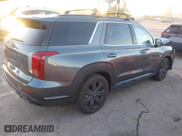 2025 Hyundai Palisade XRT z VIN KM8R34GE7SU850187, wystawiony jako IAAI lot #41720106 z przebiegiem 1 265 mil mil oraz . Historia ofert i sprzedaży dostępna na DreamBid. Obrazek 4.