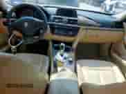 2013 BMW 3 Series 328i с VIN WBA3A5G51DNP26965, выставлен на аукционе Copart как лот 81270935 с пробегом 184 798 миль миль и Списание • Salvage title. История ставок и продаж доступна на DreamBid. Изображение 8.