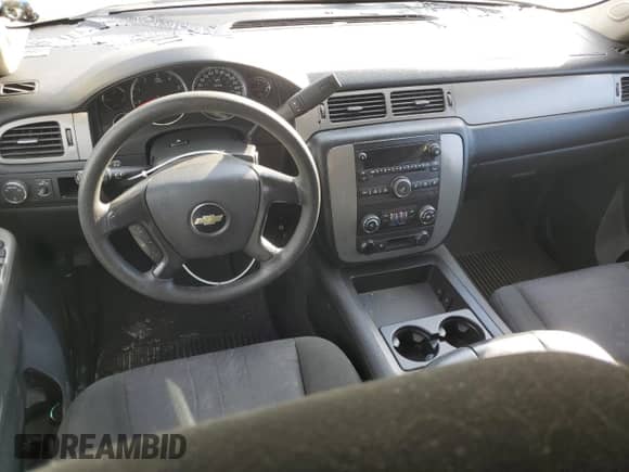 2011 Chevrolet Tahoe Commercial z VIN 1GNLC2E02BR306292, wystawiony jako Copart lot #44136095 z przebiegiem 172 104 mil mil oraz Szkoda całkowita • Salvage title. Historia ofert i sprzedaży dostępna na DreamBid. Obrazek 8.