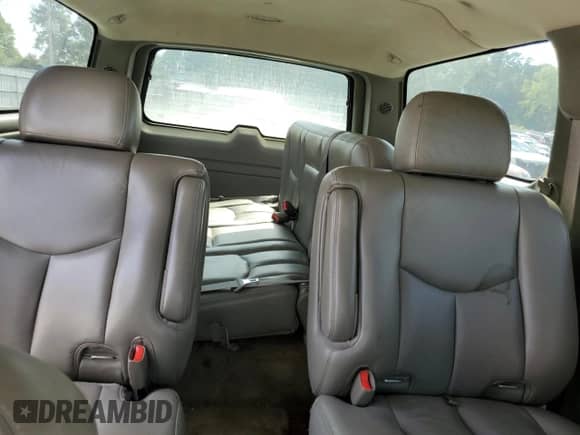 2005 Chevrolet Suburban LS z VIN 3GNFK16Z85G223199, wystawiony jako Copart lot #71655784 z przebiegiem Nie podano mil oraz Szkoda całkowita • Salvage title. Historia ofert i sprzedaży dostępna na DreamBid. Obrazek 10.