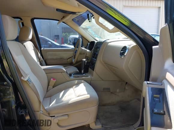 2007 Ford Explorer XLT с VIN 1FMEU63E87UB40249, выставлен на аукционе IAAI как лот 43167770 с пробегом 266 745 миль миль и . История ставок и продаж доступна на DreamBid. Изображение 5.