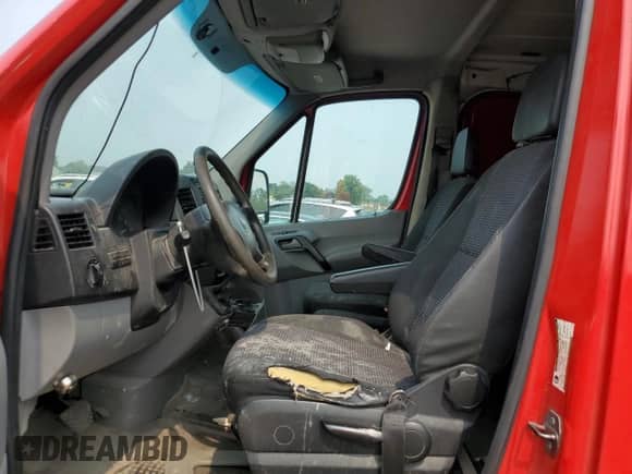 2007 Dodge Sprinter with VIN WD0PE746775134631, listed as a Copart auction lot 67588835 with 154,451 mi miles and Salvage title. Bid and sale history available at DreamBid. Image 7.